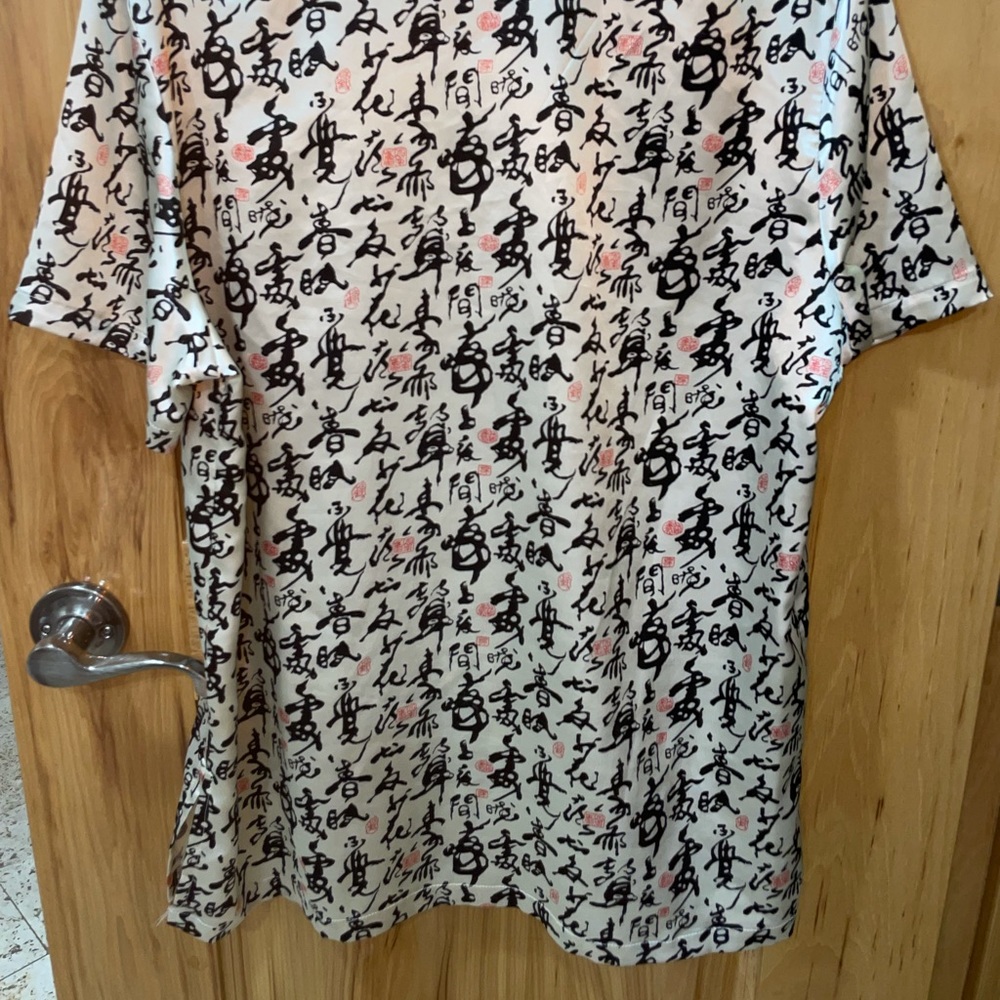 Large silk blouse - Picture 2 of 4